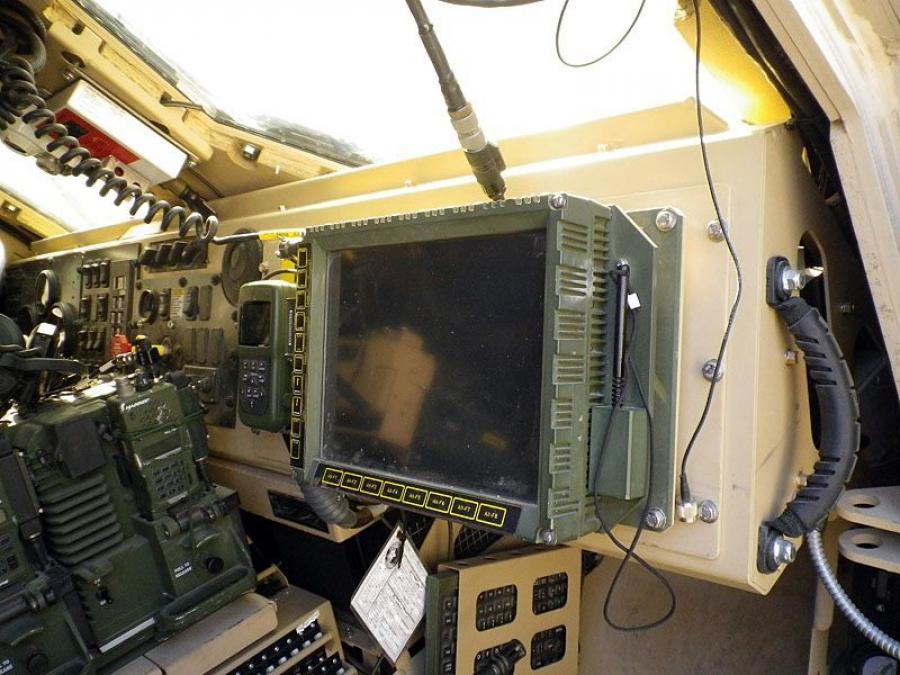 Детали интерьера Oshkosh M-ATV 2009 года  (фото 280 из 676)